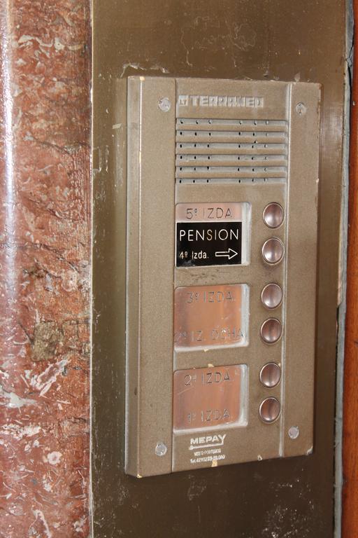 Pension Manoli Bilbao Exterior photo